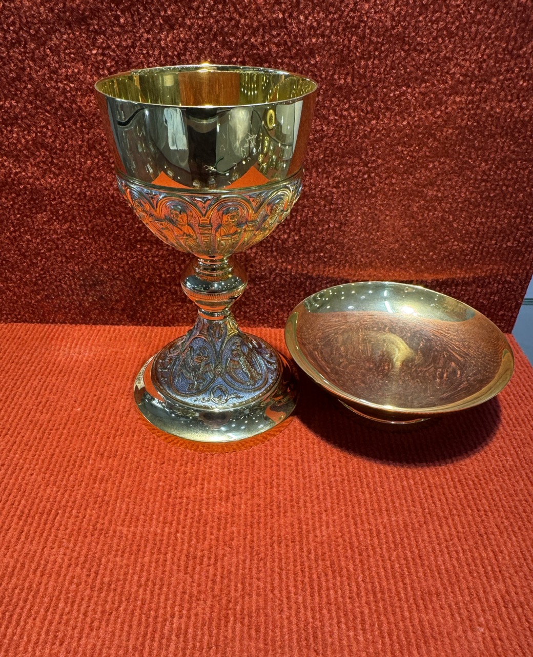 118*. Bộ chén lễ ốp 12 tông đồ đế 4 thánh sử XV (10.5*19.5)cm