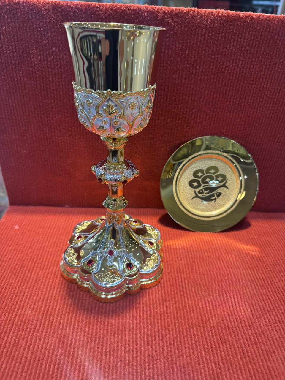 310*. Chén lễ 12 múi (8*26)cm