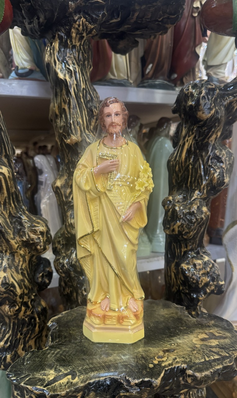 53. Thánh Giuse hoa huệ 30cm (polymer kem dát vàng)