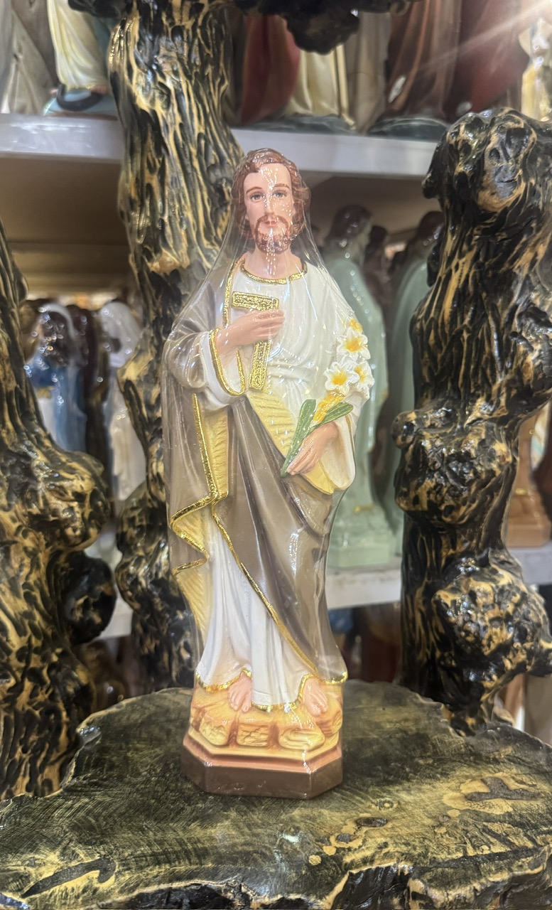 54. Thánh Giuse hoa huệ 30cm (polymer nâu dát vàng)