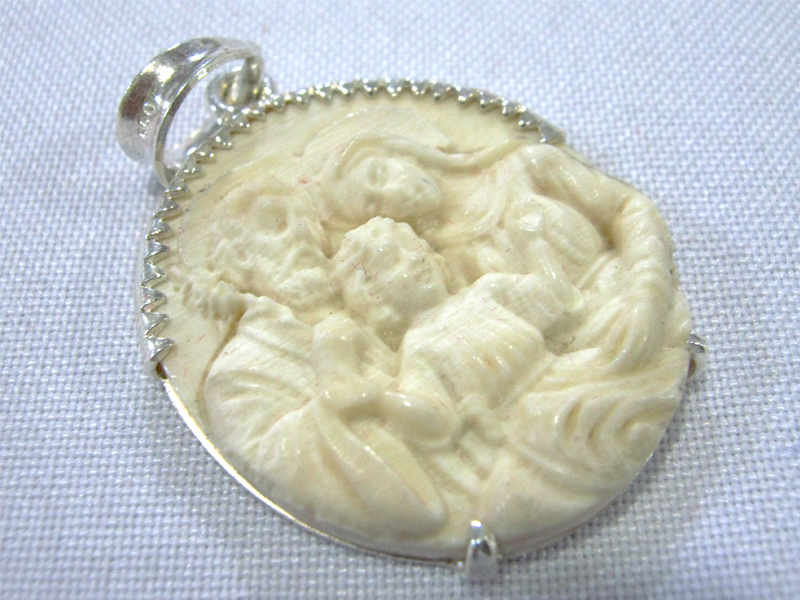 409. Dây đeo + Ả. đeo T. gia (đk:2.2cm) (xà cừ)