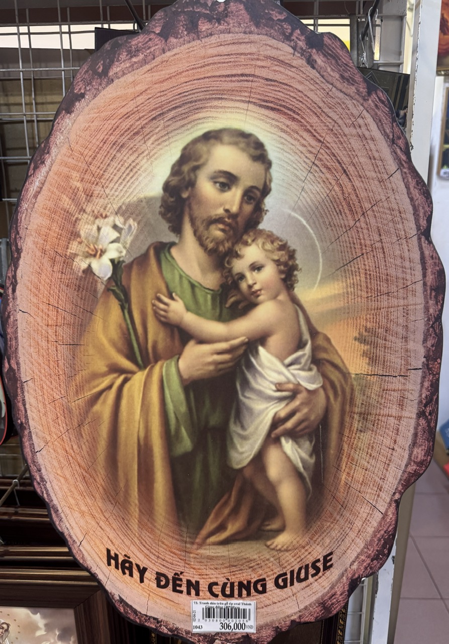 73. Tranh dán trên gỗ ép oval Thánh Giuse đứng (40*60)cm 