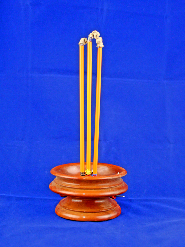 28. Bát nhang điện gỗ pơmu 