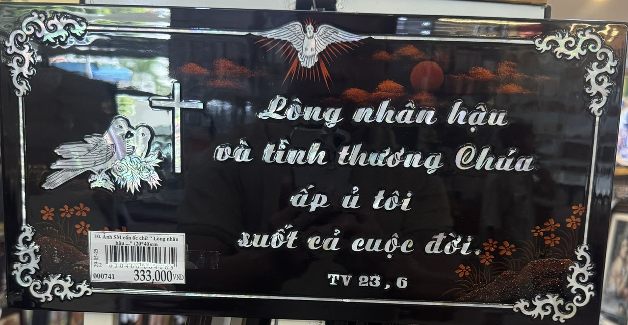 10. Ảnh SM cẩn ốc chữ 